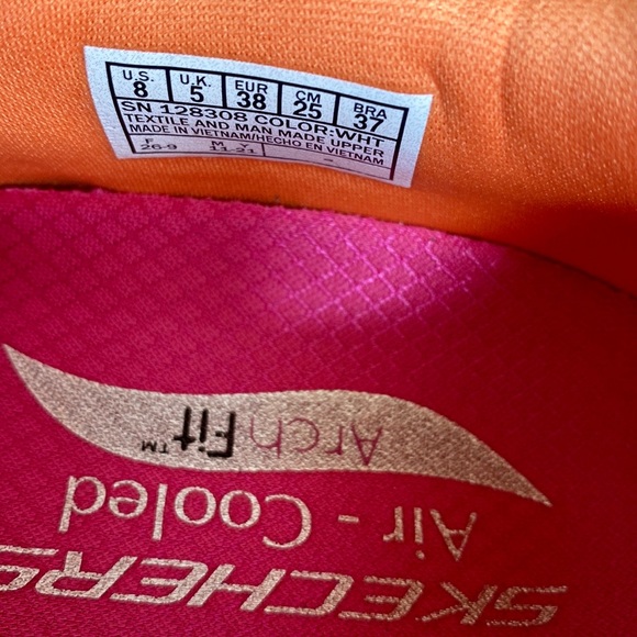 ‼️Last 1‼️Skechers Women's Max Cushioning Arch Fit Walking Sneakers - Picture 13 of 15